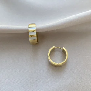 Beyaz Sedef Detay Plaka Çelik Halka Küpe Gold