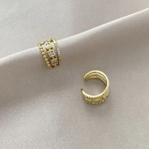 Üçlü Görünüm Kare Taşlı Kıkırdak Küpe Xuping Gold ( Sağ )