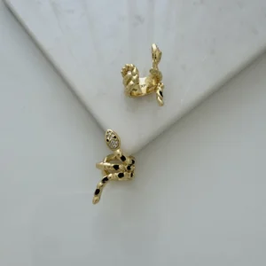 Siyah Mineli Yılan Kıkırdak Küpe Xuping Gold